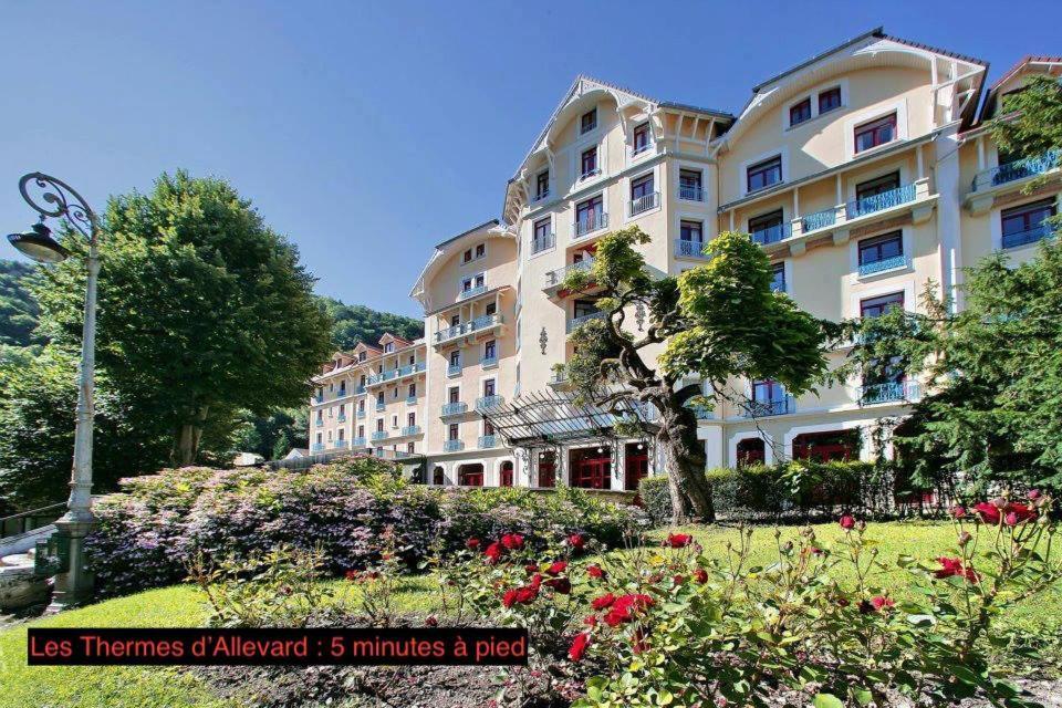 Bien-Etre Et Bonheur Au Pied Des Thermes Allevard Exterior photo